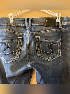 Silver Suki Mid Slim Women’s Jeans with Decorative Back Stitching w31/l37